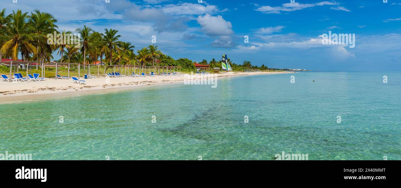 Resort-Strand entlang der Küste bei Cayo Guillermo im Jardines del Rey Archipel; Cayo Guillermo, Kuba Stockfoto