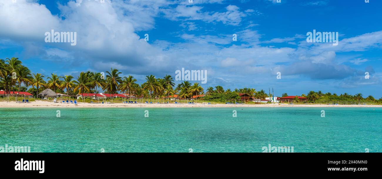 Resort-Strand entlang der Küste bei Cayo Guillermo im Jardines del Rey Archipel; Cayo Guillermo, Kuba Stockfoto