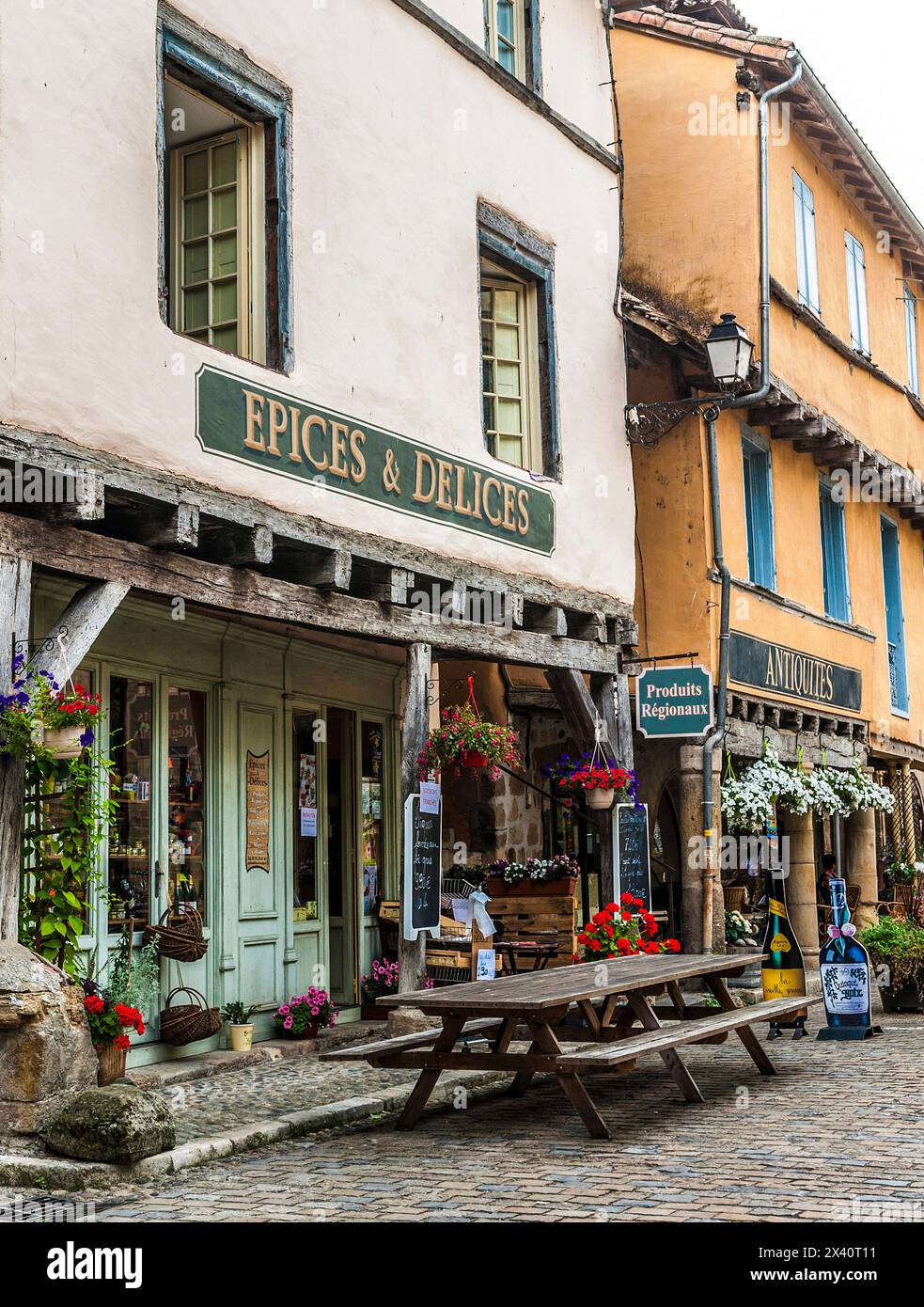 Frankreich, Nouvelle Aquitaine, Correze, Beaulieu-sur-Dordogne, Boutique mit regionalen Produkten „Epices et Delices“ (Saint James Way) Stockfoto