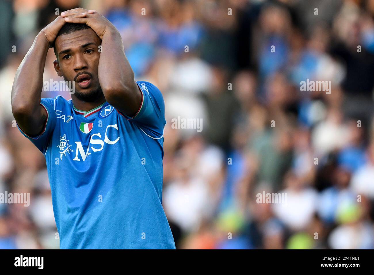 Juan Jesus vom SSC Napoli reagierte während des Fußballspiels der Serie A zwischen dem SSC Napoli und AS Roma im Diego Armando Maradona Stadion in Neapel (Italien) am 28. April 2024. Stockfoto