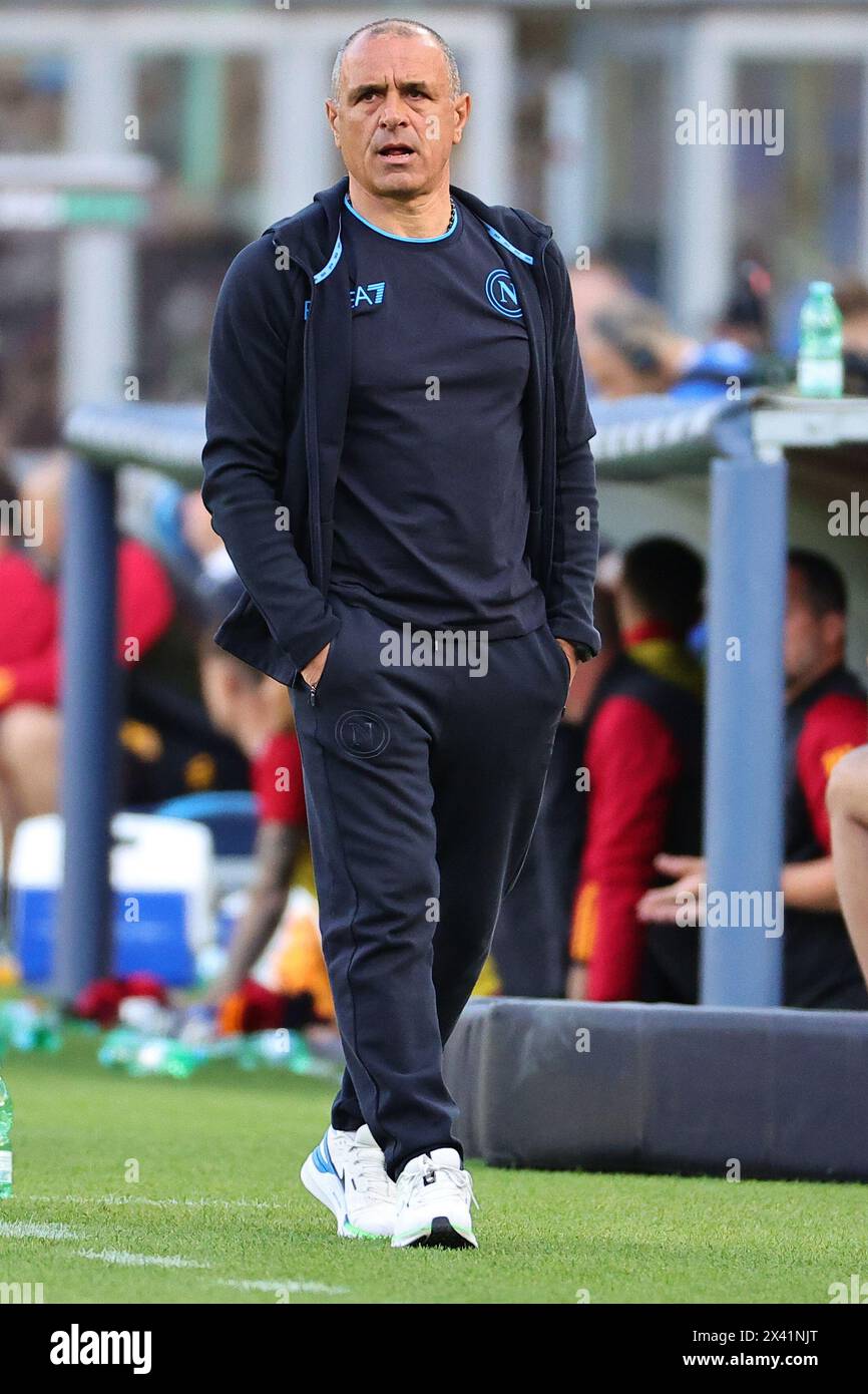 Francesco Calzona Cheftrainer des SSC Napoli während des Fußballspiels der Serie A zwischen dem SSC Napoli und AS Roma im Diego Armando Maradona Stadion in Neapel (Italien), 28. April 2024. Stockfoto