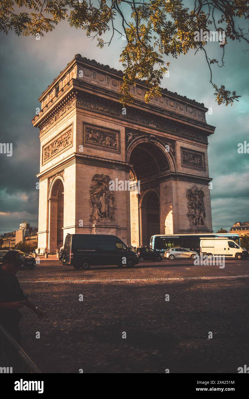 Paris, Frankreich - Januar 2024: Arc de Triomphe Stockfoto