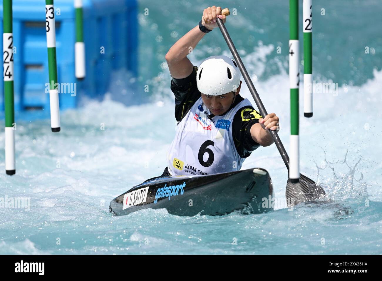 Kasai Canoe Slalom Centre, Tokio, Japan. April 2024. Shota Saito, 28. APRIL 2024 - Kanu Slalom: 2024 Kanu Slalom & Kayak Cross Japan nationale Kandidatenauswahl Rennen Slalom Finalrunde Auswahl MC-1 im Kasai Canoe Slalom Centre, Tokio, Japan. Kredit: MATSUO. K/AFLO SPORT/Alamy Live News Stockfoto