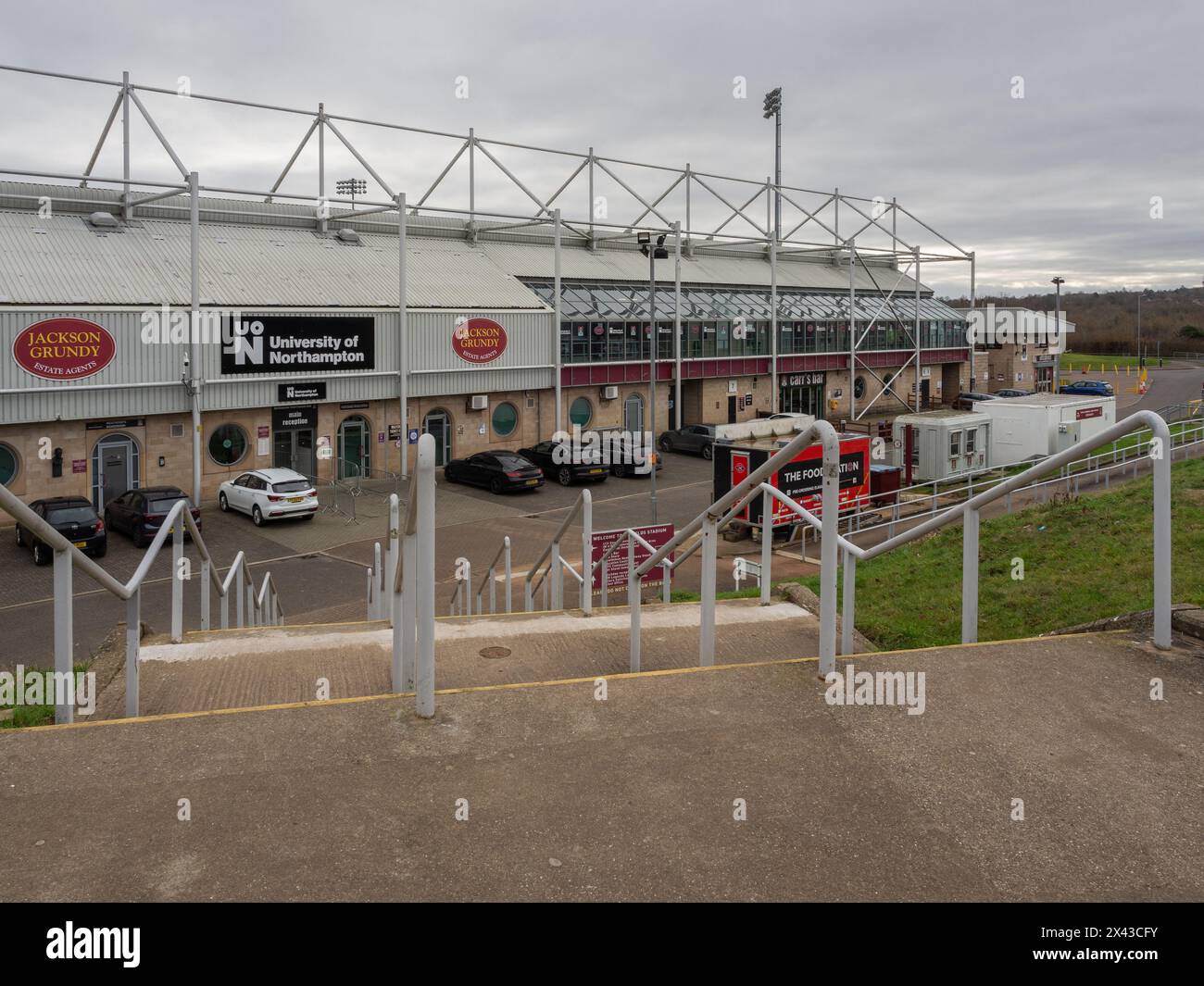 Haupteingang zum Sixfields Stadium, Heimstadion des Liga-Clubs Northampton Town FC, Northampton, UK Stockfoto