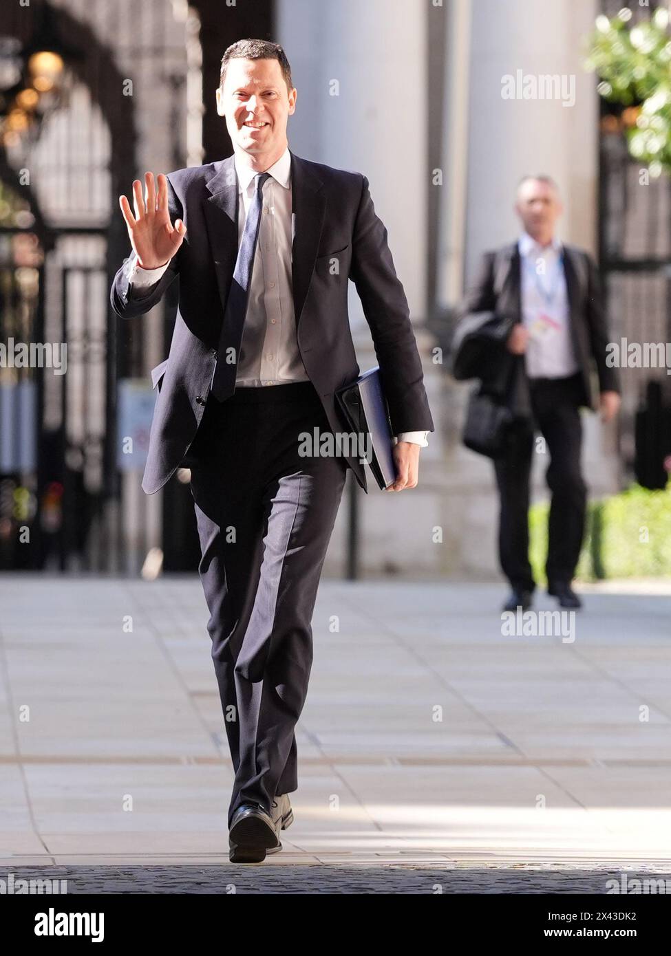 Justizminister Alex Chalk kommt zu einer Kabinettssitzung in der Londoner Downing Street. Bilddatum: Dienstag, 30. April 2024. Stockfoto