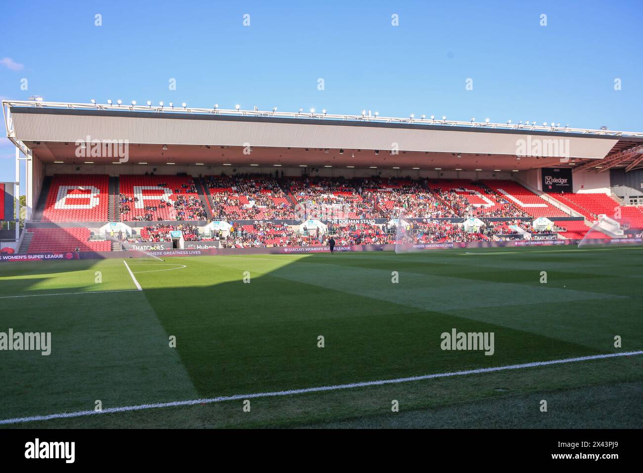 April 2024, Bristol, England, Vereinigtes Königreich: Bristol, England, 28. April 2024 Ashton Gate, die Heimat von Bristol City während des Spiels der Barclays FA Womens Super League zwischen . Bristol City Women und Manchester City WFC am Ashton Gate in Bristol, England. (Credit Image: © Beast/Sport Press Photo via ZUMA Press) NUR REDAKTIONELLE VERWENDUNG! Nicht für kommerzielle ZWECKE! Stockfoto
