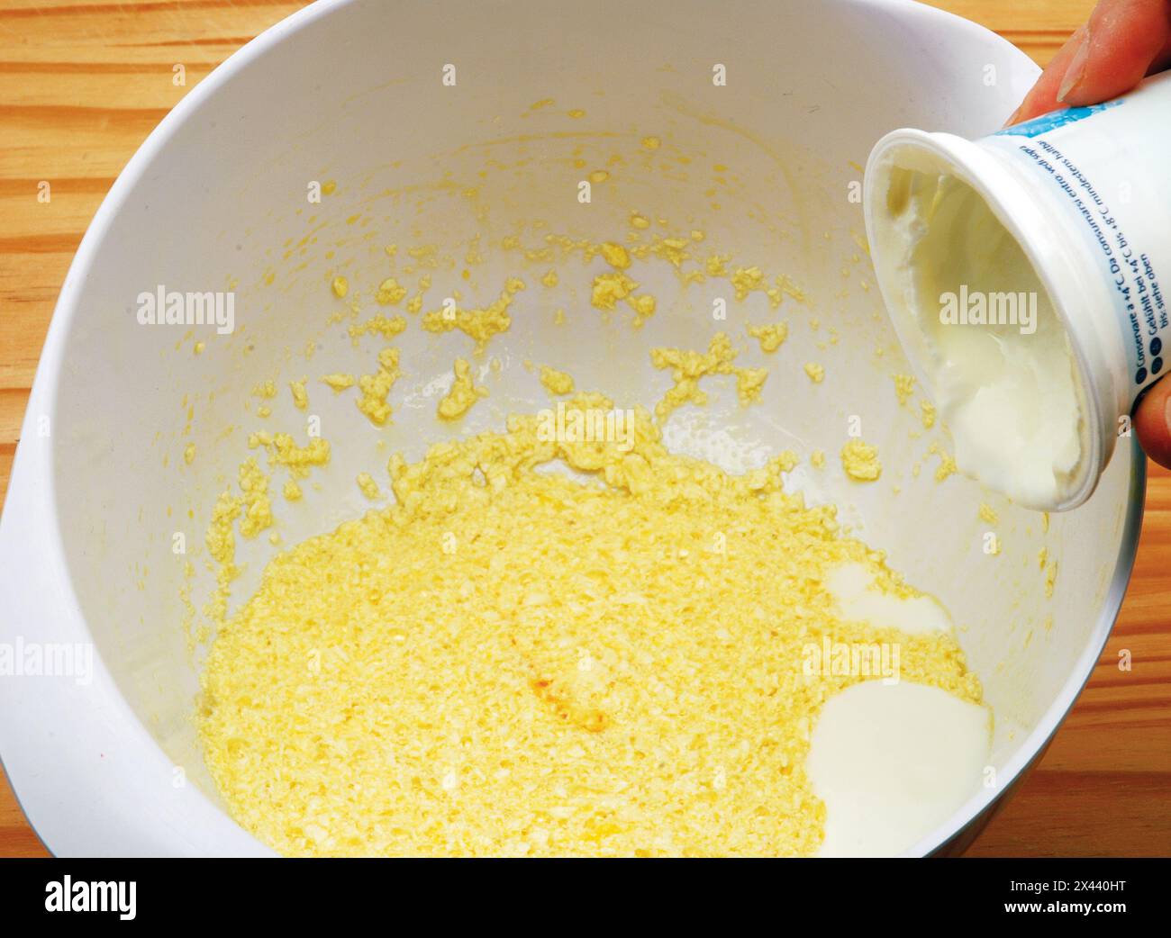 Rezept Plumcake Mais und Mandarine. Der gesamte Vorbereitungsprozess im Portfolio. Stockfoto