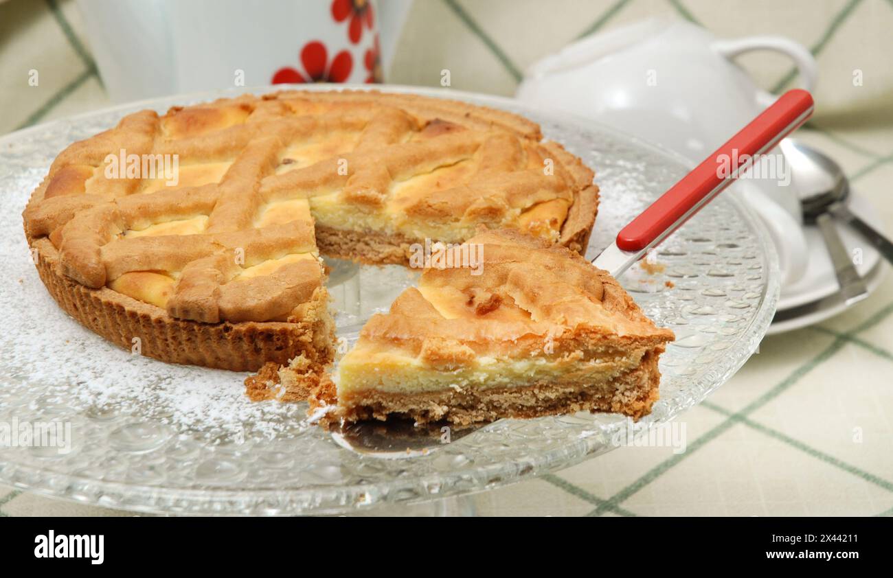 Süßer Quark Ricotta Kuchen mit Puderzucker Stockfoto