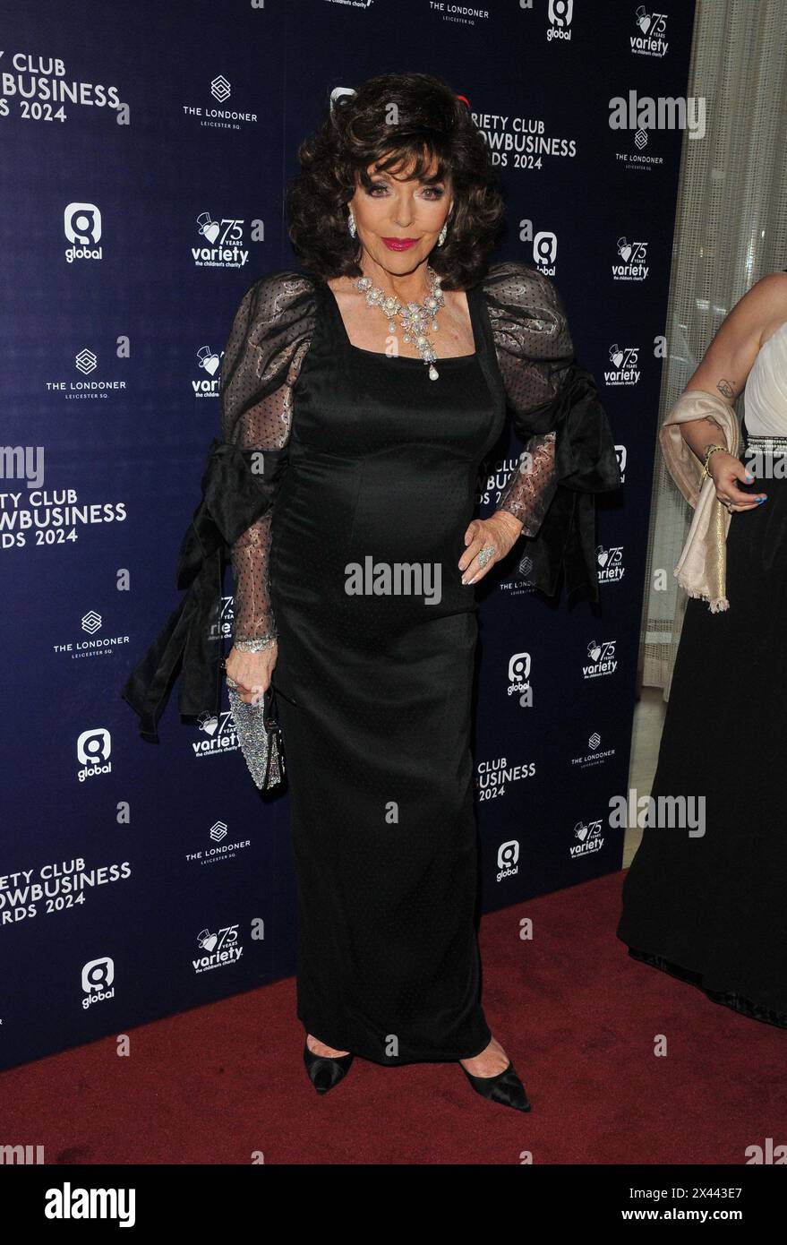 Dame Joan Collins bei den Variety Club Showbusiness Awards 2024, The Londoner Hotel, Leicester Square, am Sonntag, den 28. April 2024 in London, England, Großbritannien. CAP/CAN ©CAN/Capital Pictures Credit: Phil Loftus/Alamy Live News Stockfoto