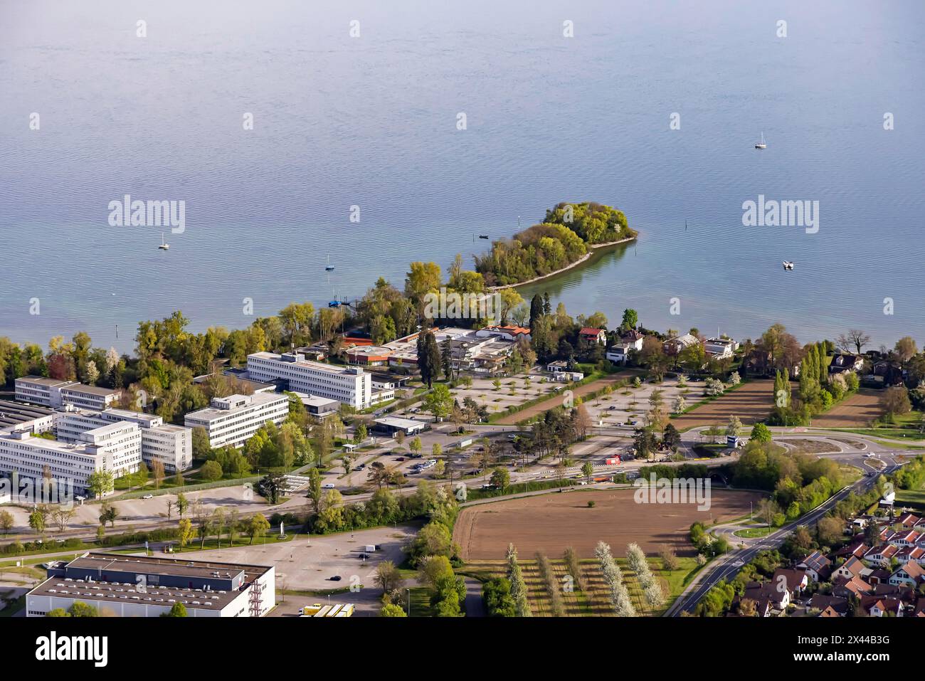 Flug in einem zeppelin am Bodensee, Luftaufnahme, Airbus Defence and Space Factory, Vogelinsel, Immenstaad Stockfoto