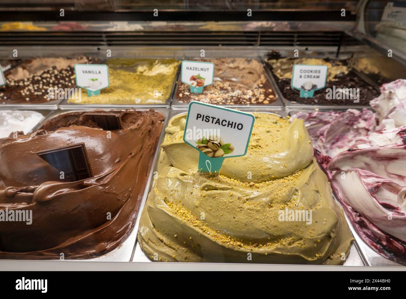 Angelina ist 2024 die erste asiatisch inspirierte italienische Bäckerei in New York City, USA Stockfoto