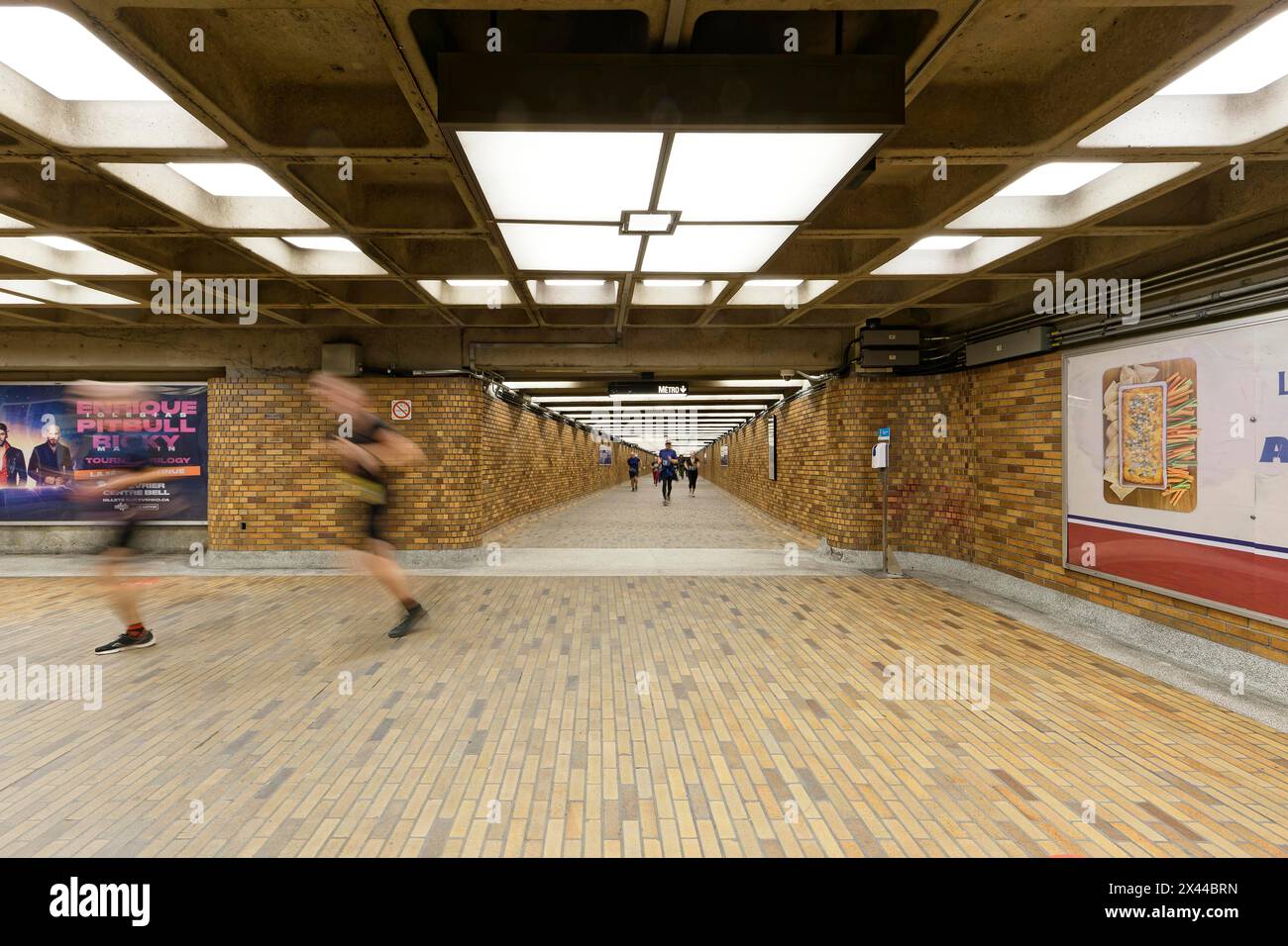 Joggen in der unterirdischen Fußgängerzone, Montreal, Provinz Quebec, Kanada Stockfoto