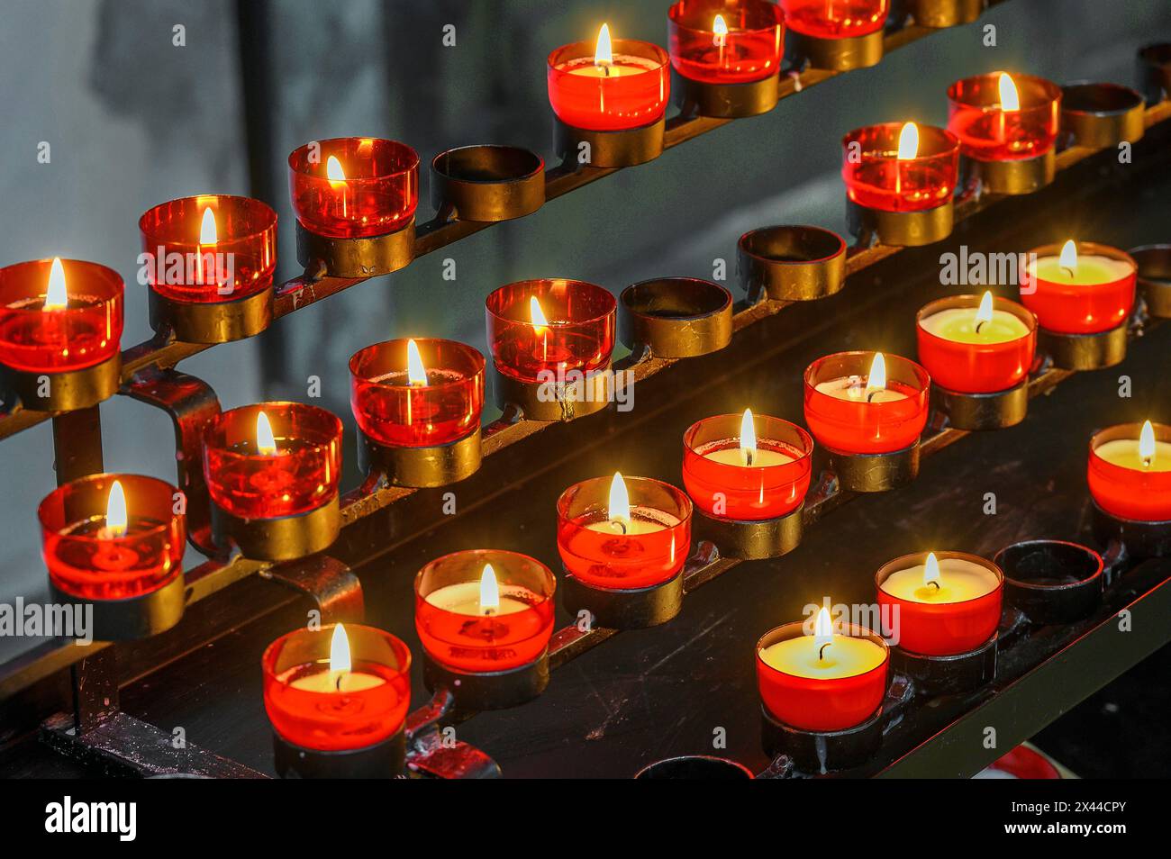 Opferlichter, Bayern, Deutschland Stockfoto