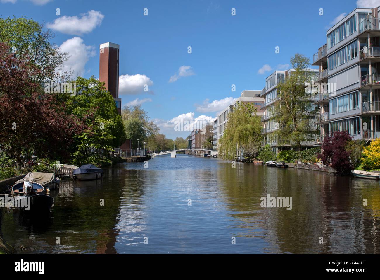 Sehen Sie Die Plantage Muidergracht In Amsterdam, Niederlande 29-4-2024 Stockfoto
