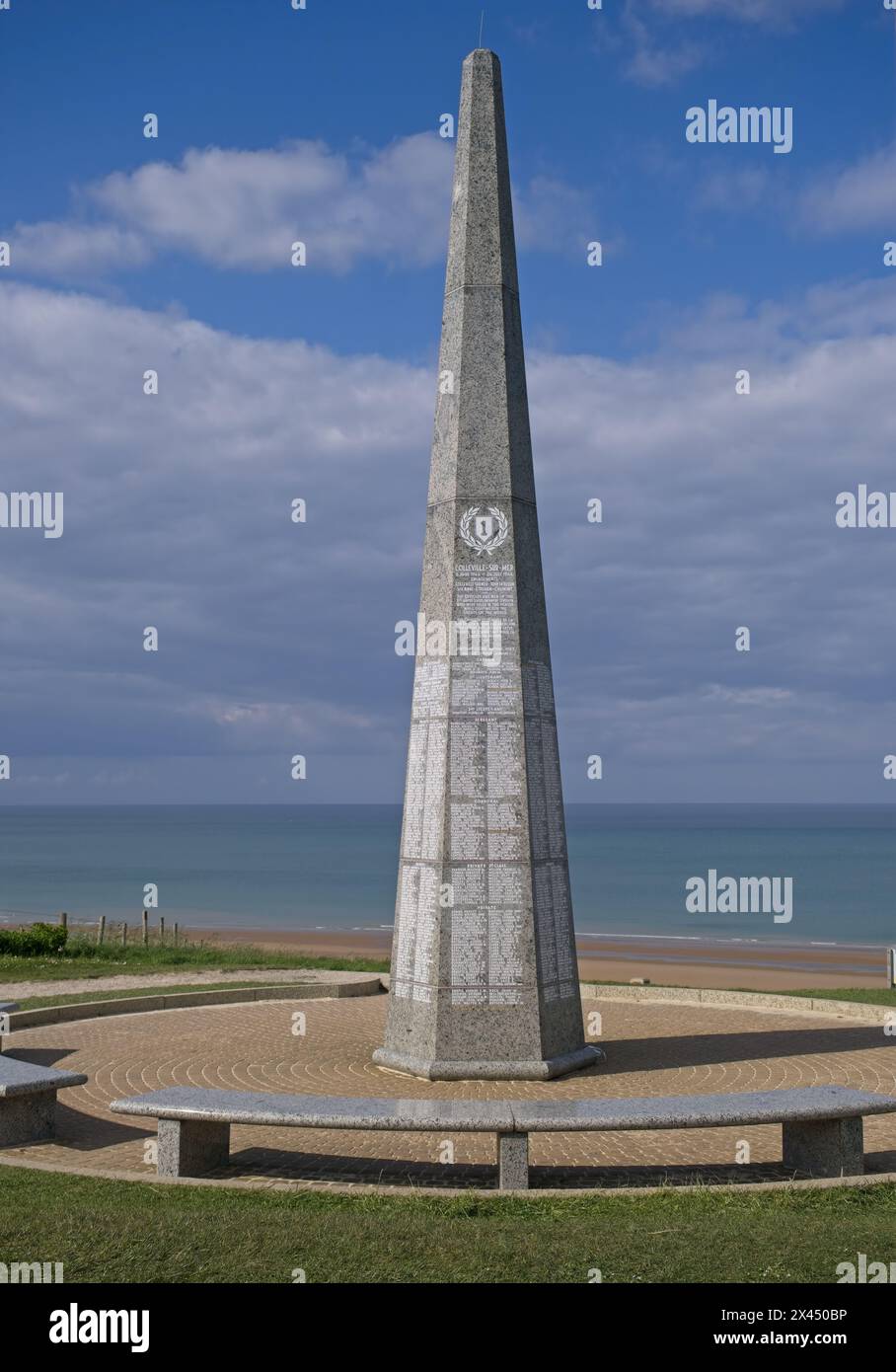 Colleville-sur-Mer, Frankreich - 25. April 2024: Big Red One Memorial. Die Landung der Normandie während des Zweiten Weltkriegs. Sie steht im Gebiet von Wiederstandsnest Stockfoto