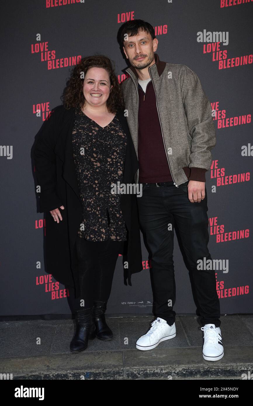 Jessica Gunning und Richard Gadd nahmen an einer Gala-Vorführung von Love Lies Blood im Prince Charles Theatre in London Teil. Bilddatum: Dienstag, 30. April 2024. Stockfoto