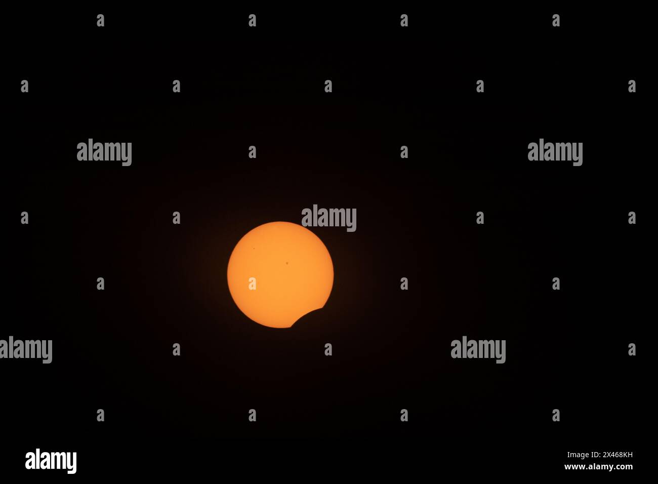 Gesamtphasen der Sonnenfinsterung im Jahr 2024 Stockfoto