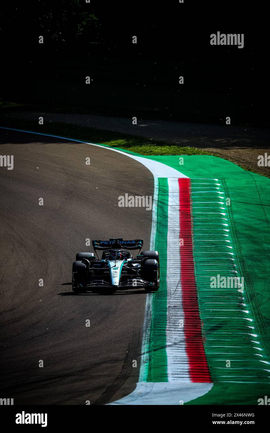 Imola, Italien. April 2024 30. Kimi Antonelli (ITA) Mercedes AMG Reservefahrer und f2 Fahrer für prema Racing, Lauf mit einem F1-Auto in Imola 30 April 2024 mit Mercedes AMG W13 2022 Credit: Independent Photo Agency/Alamy Live News Stockfoto