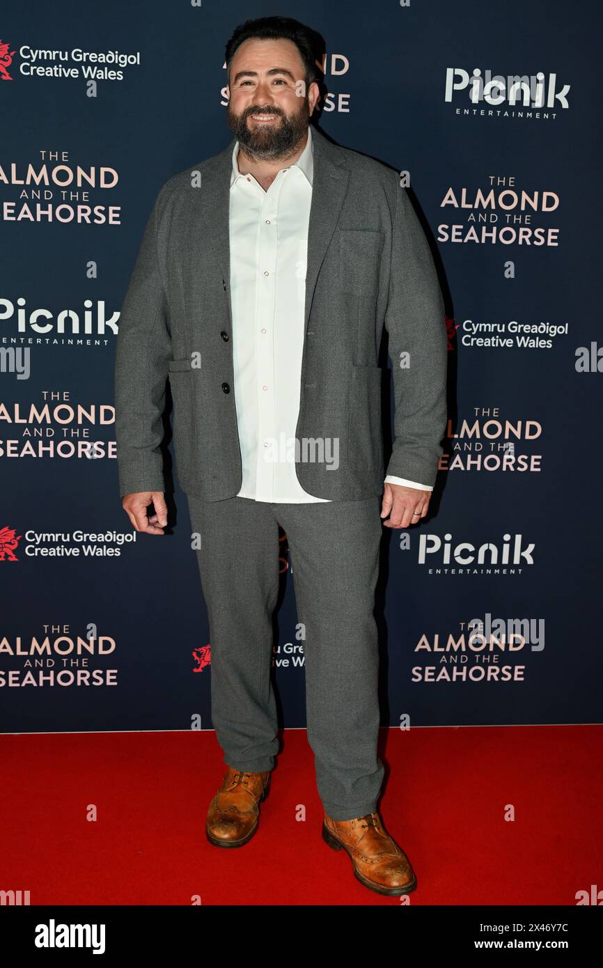 LONDON, ENGLAND - APRIL 30: Celyn Jones nimmt am 30. April 2024 an der britischen Premiere von The Almond and the Seahorse im Vue West End Teil. Stockfoto