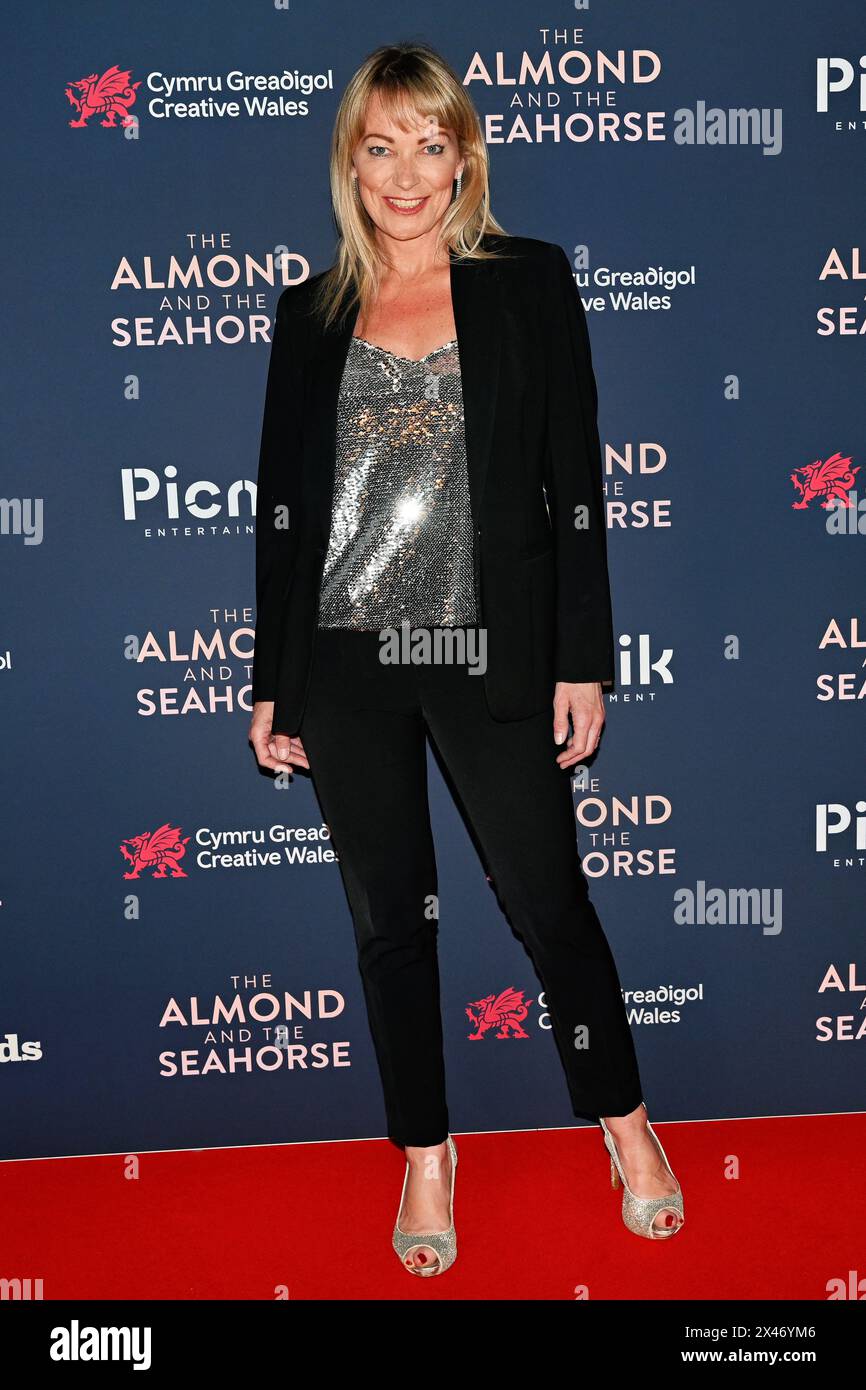 LONDON, ENGLAND - APRIL 30: Terri Dwyer nimmt am 30. April 2024 an der britischen Premiere von The Almond and the Seahorse im Vue West End Teil. Stockfoto