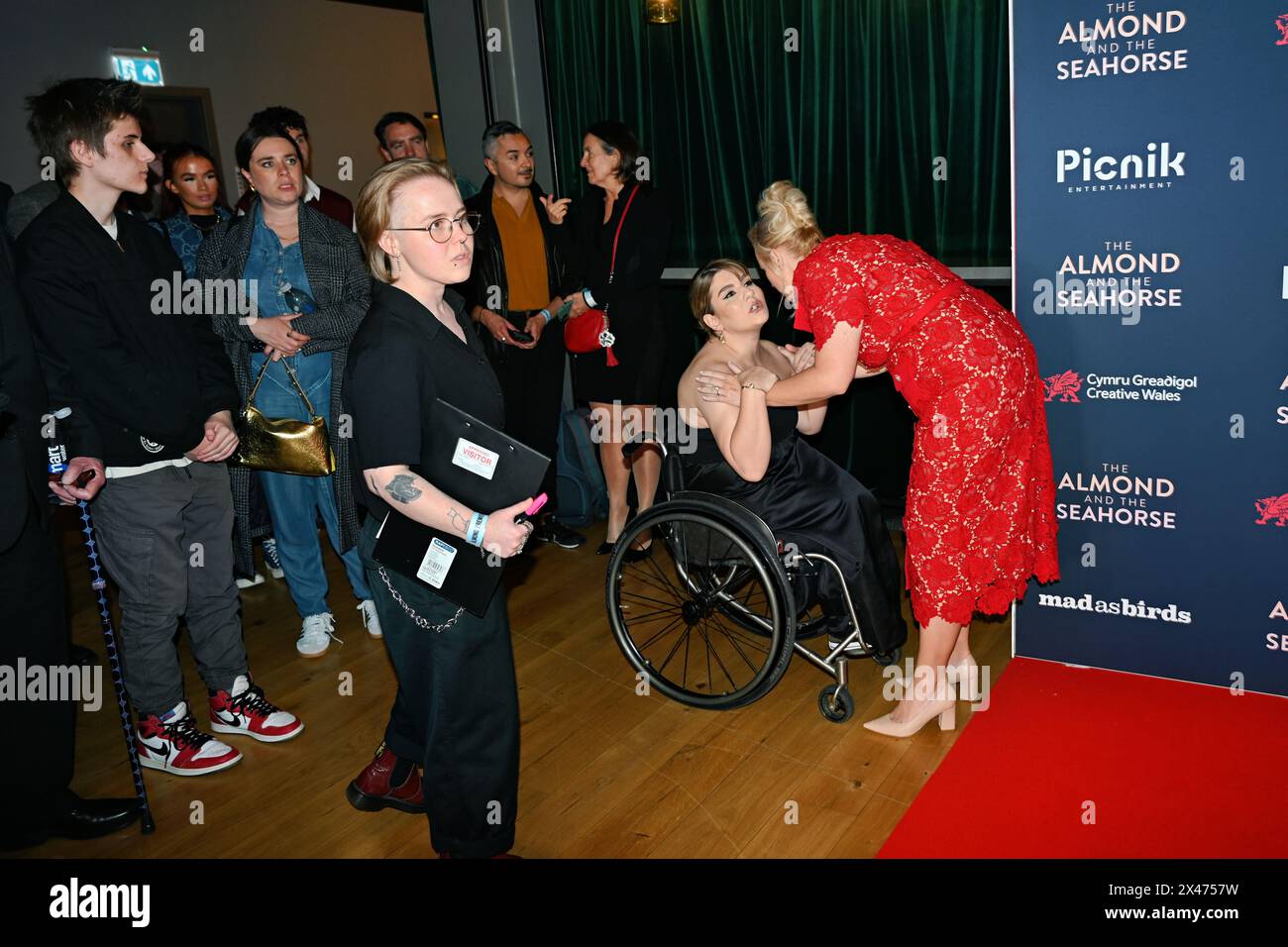 LONDON, ENGLAND – APRIL 30: Die Rebellen Wilson und Ruth Madley nehmen am 30. April 2024 an der britischen Premiere von The Almond and the Seahorse im Vue West End Teil. Stockfoto