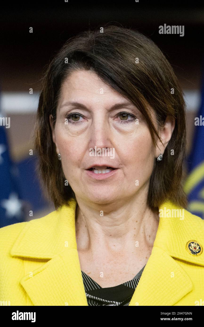 Washington, Vereinigte Staaten Von Amerika. April 2024 30. Die US-Repräsentantin Cathy McMorris Rodgers (Republikanerin von Washington) kommentiert auf einer Pressekonferenz im US-Kapitol in Washington, DC, Dienstag, den 30. April 2024, über Antisemitismus. Credit: Rod Lamkey/CNP/SIPA USA Credit: SIPA USA/Alamy Live News Stockfoto