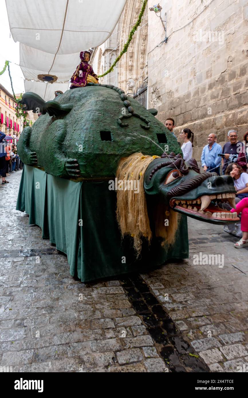 Parade der Tarasca und der Riesen und großen Köpfe am Fronleichnam von Toledo, Spanien Stockfoto