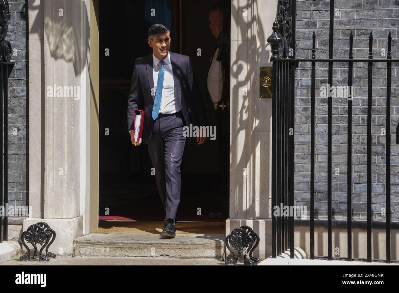 London, Großbritannien. Mai 2024. Der konservative Premierminister Rishi Sunak verlässt die Downing Street 10, um an den wöchentlichen Fragen der Premierminister (PMQ) in den Houses of Parliament teilzunehmen. Quelle: amer Gazzal/Alamy Live News Stockfoto