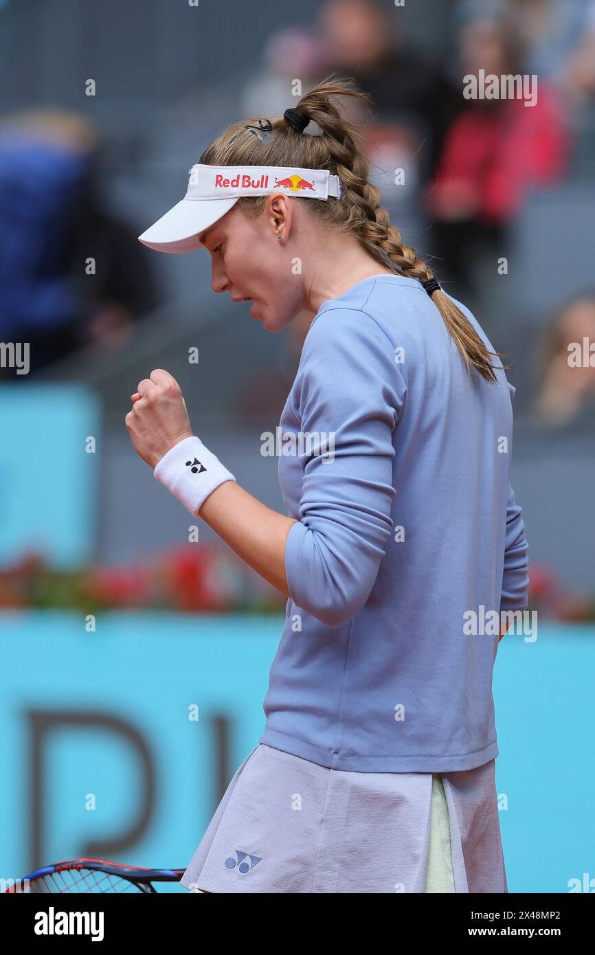 Elena Rybakina aus Kasachstan gegen Yulia Putintseva während ihres Viertelfinalspiels der Muta Madrid Open in La Caja Magica auf M Stockfoto