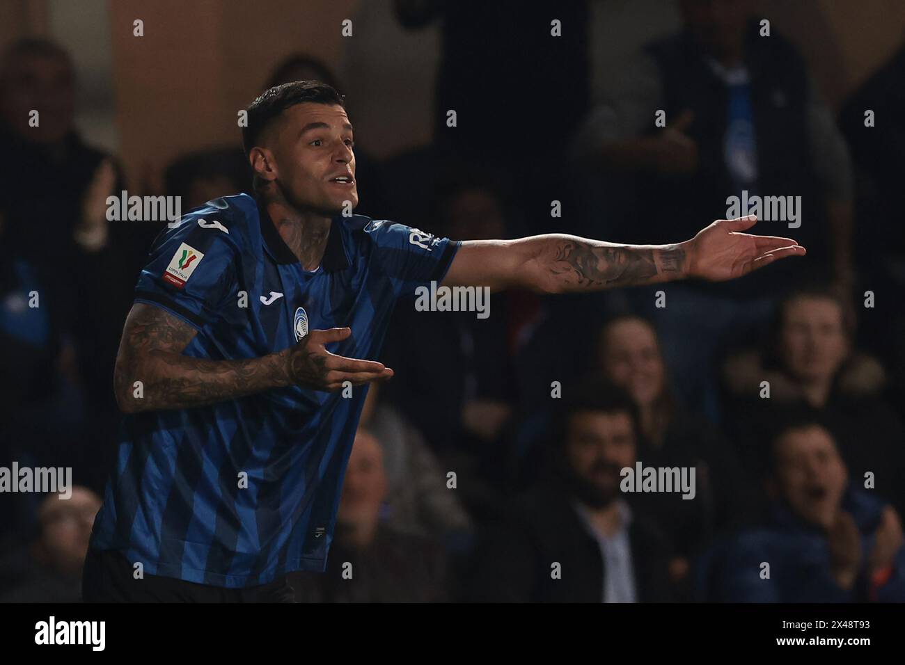 Bergamo, Italien. April 2024. Gianluca Scamacca von Atalanta reagiert beim Coppa Italia Halbfinale 2nd Leg Match im Gewiss Stadium in Bergamo. Der Bildnachweis sollte lauten: Jonathan Moscrop/Sportimage Credit: Sportimage Ltd/Alamy Live News Stockfoto