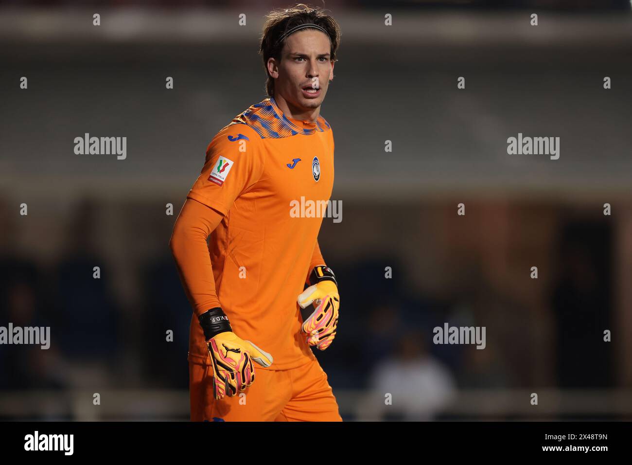 Bergamo, Italien. April 2024. Marco Carnesecchi von Atalanta reagiert beim Coppa Italia Halbfinale 2nd Leg Match im Gewiss Stadium in Bergamo. Der Bildnachweis sollte lauten: Jonathan Moscrop/Sportimage Credit: Sportimage Ltd/Alamy Live News Stockfoto