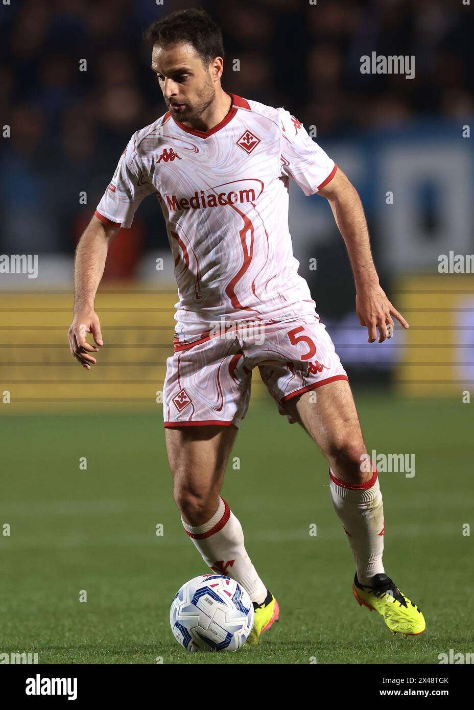 Bergamo, Italien. April 2024. Giacomo Bonaventura von ACF Fiorentinaduring beim Coppa Italia Halbfinale 2nd Leg Match im Gewiss Stadium in Bergamo. Der Bildnachweis sollte lauten: Jonathan Moscrop/Sportimage Credit: Sportimage Ltd/Alamy Live News Stockfoto