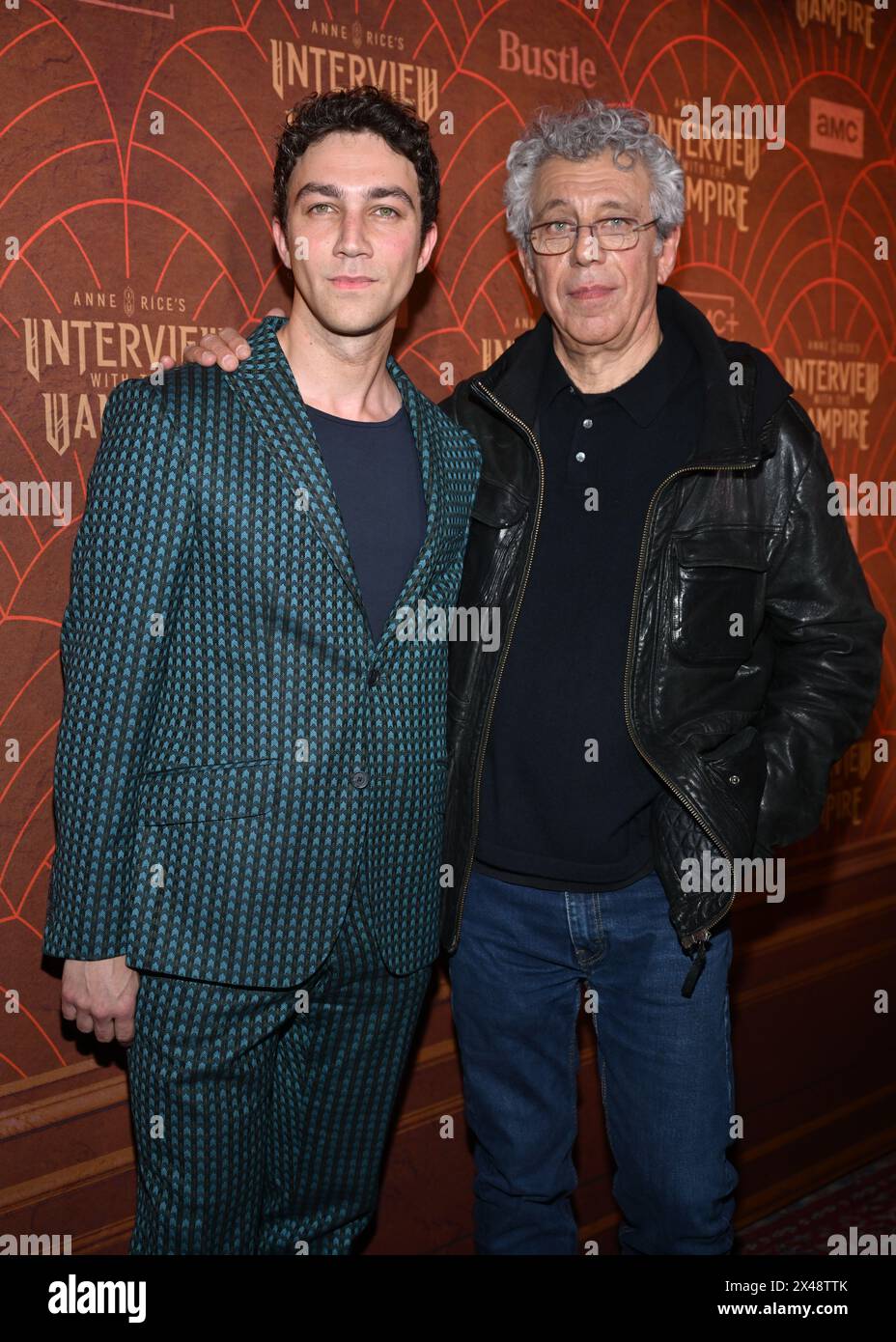 Luke Brandon Field und Eric Bogosian Stockfoto