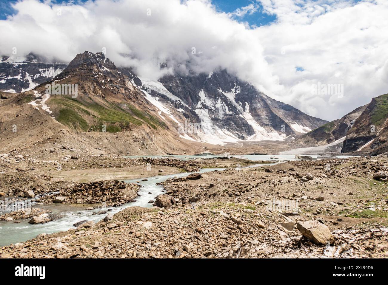 Landschaften entlang des Lomvilad Passes von Zanskar zum Warwan Valley, PIR Panjal Range, Kaschmir, Indien Stockfoto
