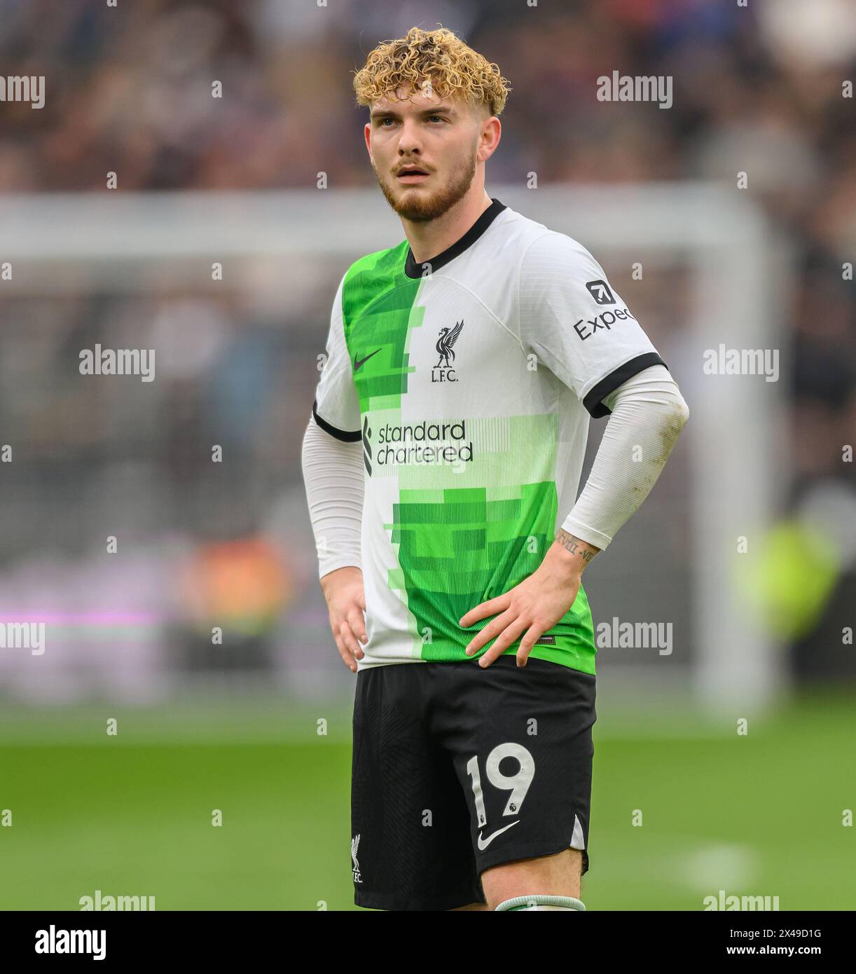 London, Großbritannien. April 2024 - West Ham United gegen Liverpool - Premier League - London Stadium. Liverpool's Harvey Elliott in Aktion. Bildnachweis: Mark Pain / Alamy Live News Stockfoto