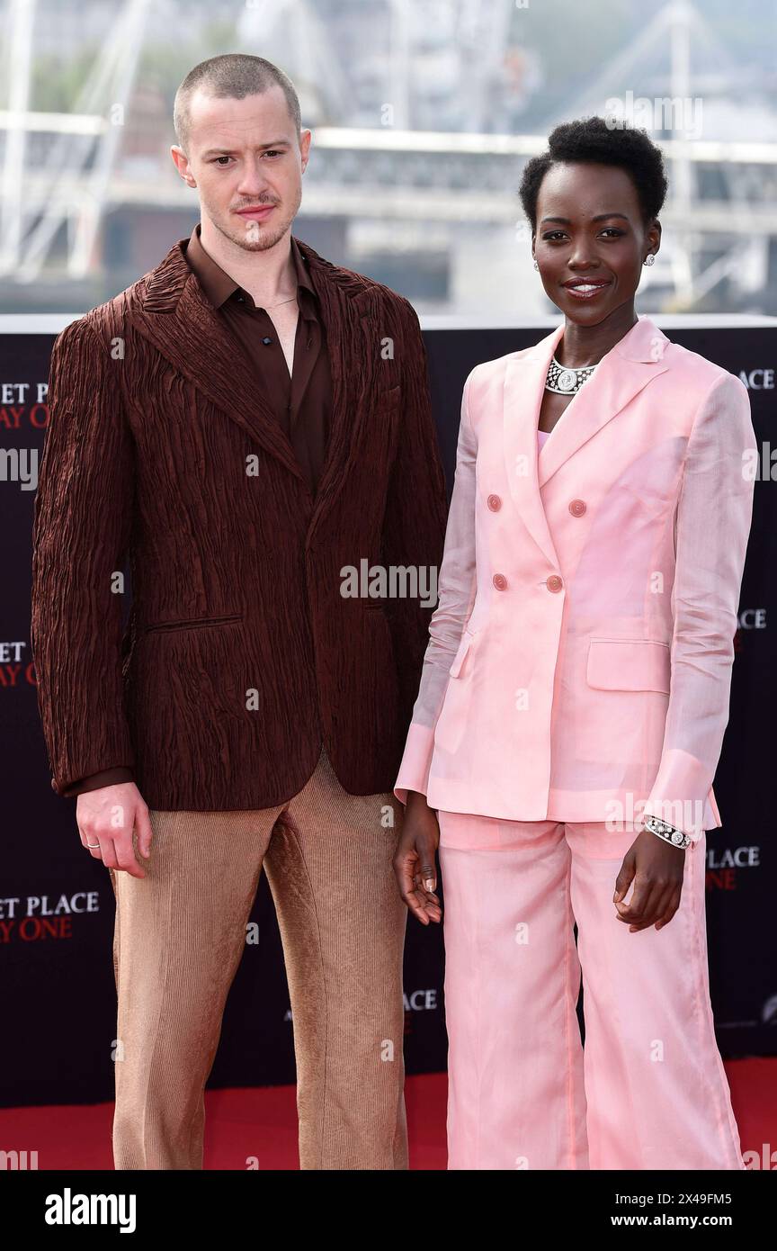 Joseph Quinn und Lupita Nyongo beim Photocall zum Kinofilm Ein ruhiger Ort: Tag Eins auf dem IET Building. London, 01.05.2024 *** Joseph Quinn und Lupita Nyongo beim Fotobesuch zum Film A Quiet Place Day One A Quiet Place Day One im IET Building London, 01 05 2024 Foto:XS.xVasx/xFuturexImagex Quiet 4413 Stockfoto