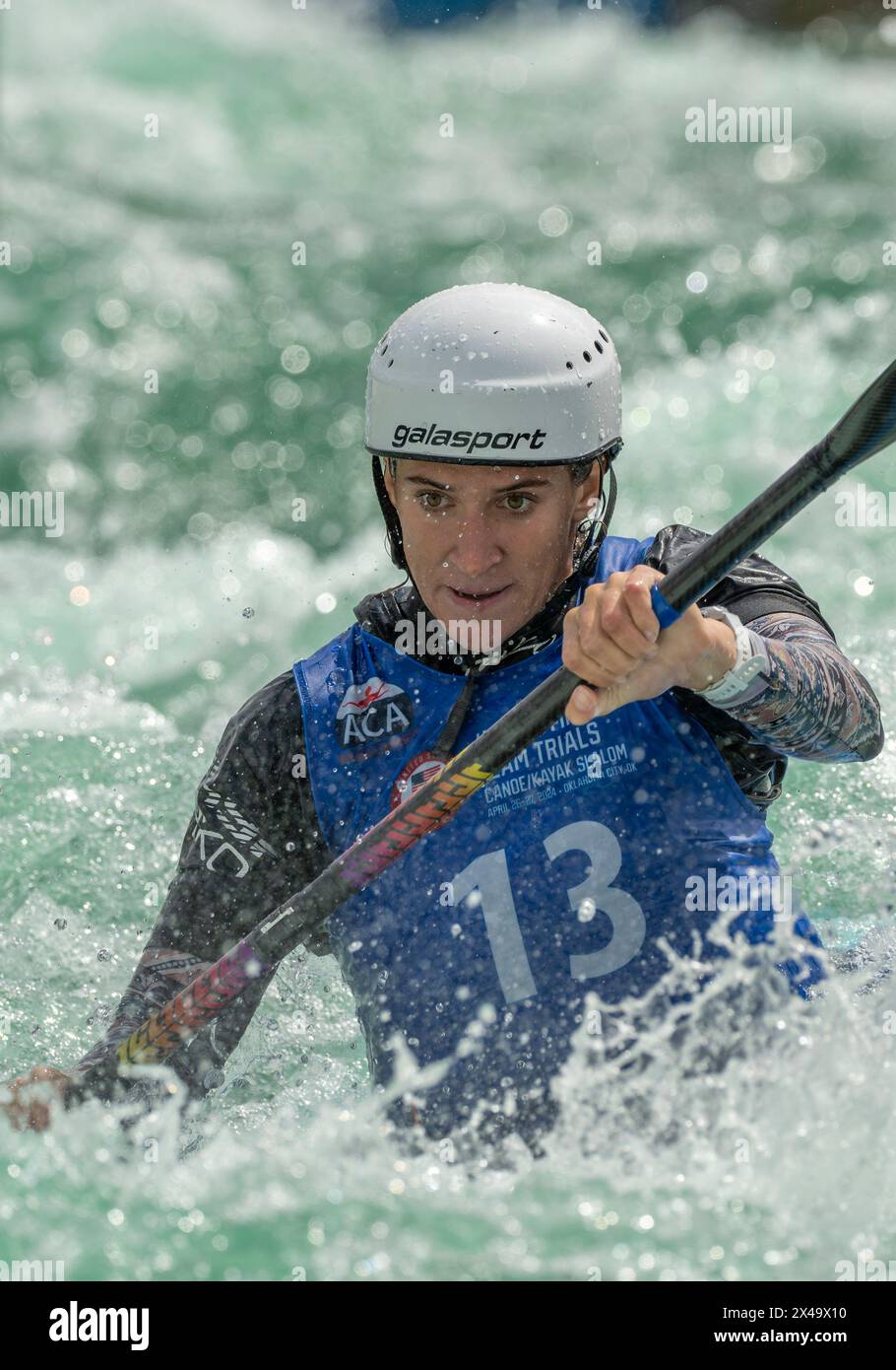 26. April 2024: Ria Sribar (13) während der US Olympic Women's Kajak Team Trials in Riversport in Oklahoma City, OK. Stockfoto