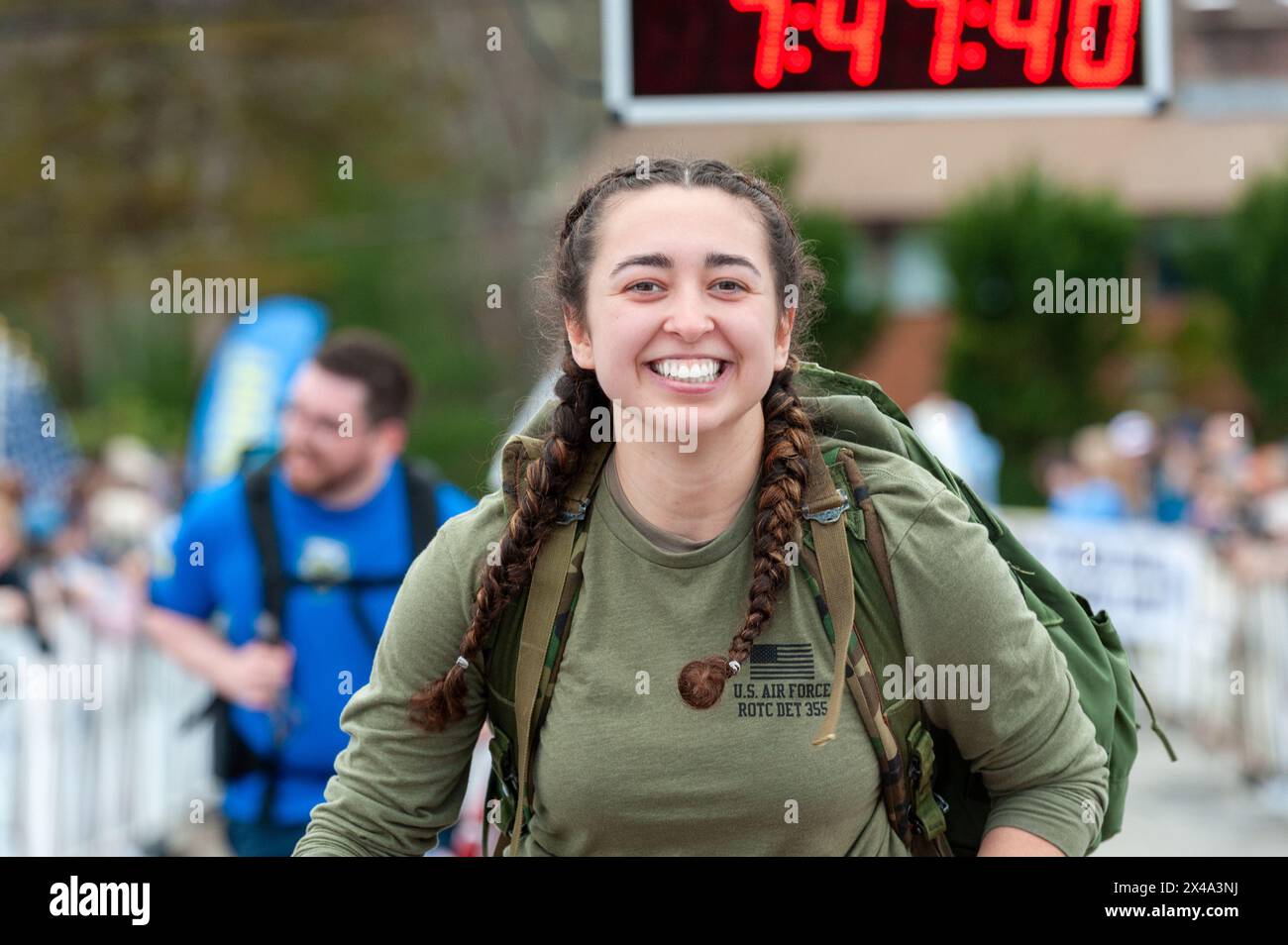 Tough Ruck, eine jährliche Marathonveranstaltung und Wohltätigkeitsveranstaltung der Military Friends Foundation, die in Zusammenarbeit mit der Boston Marathon Association organisiert wird. Stockfoto