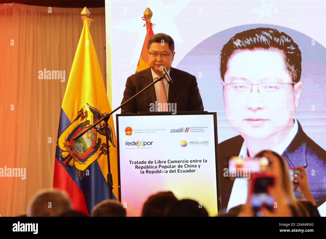 UIO FTA ECUADOR CHINA Quito, 1. Mai 2024 Ereignis des Inkrafttretens des Freihandelsabkommens zwischen der Volksrepublik China und der Republik Ecuador, das im Swissotel Speakers Fang Hao stattfand, Wirtschafts- und Handelsberater Chinas in Ecuador API HAMILTON LOPEZ Quito Pichincha Ecuador POL UIO FTA ECUADOR CHINA 9be4606262cb4b537fcab2a7040a434f67 Copyright: xHamiltonxLopezx Stockfoto