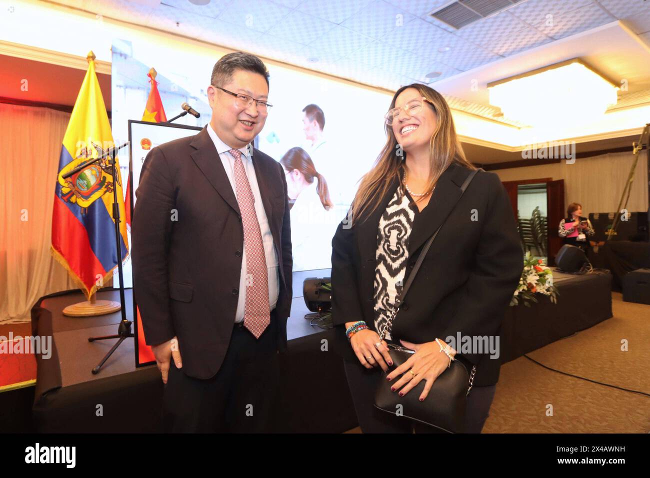 UIO FTA ECUADOR CHINA Quito, 1. Mai 2024 Ereignis des Inkrafttretens des Freihandelsabkommens zwischen der Volksrepublik China und der Republik Ecuador, das im Swissotel Speakers Fang Hao stattfand, Wirtschafts- und Handelsberater Chinas in Ecuador API HAMILTON LOPEZ Quito Pichincha Ecuador POL UIO FTA ECUADOR CHINA a85053e7fcda318059840fd496bf627 Copyright: xHamiltonxLopezx Stockfoto