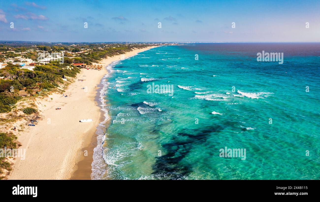 Punta Prosciutto ist ein wunderbarer Strand an der Küste von Salento, Teil der Gemeinde Porto Cesareo, Region Apulien, Süditalien. Punta Prosciutto in Apu Stockfoto