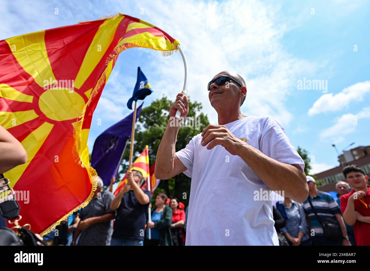 Skopje. Mai 2024. Die Menschen nehmen am 1. Mai 2024 an einer Kundgebung zum Internationalen Tag der Arbeit in Skopje, Nordmazedonien, Teil. Quelle: Tomislav Georgiev/Xinhua/Alamy Live News Stockfoto