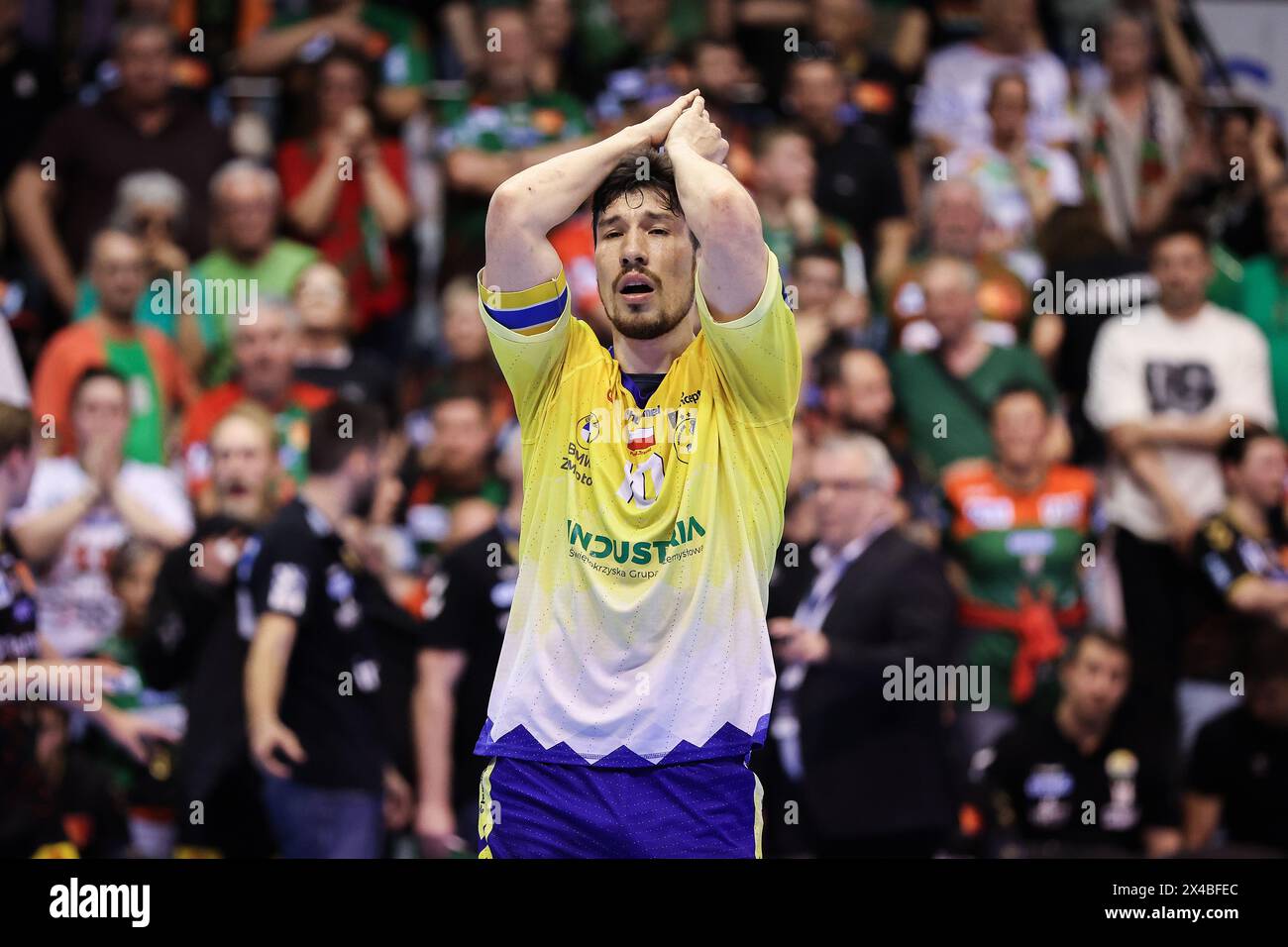 Magdeburg, Deutschland. Mai 2024. Handball: Champions League, SC Magdeburg - KS Kielce, Endrunde, K.-o.-Runde, Viertelfinale, zweite Legs, GETEC Arena Alex Dujshebaev von KS Kielce reagiert frustriert. Quelle: Ronny Hartmann/dpa/Alamy Live News Stockfoto