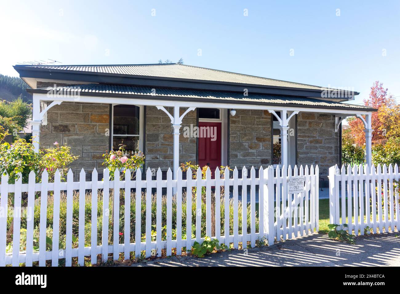 Die historische Post Masters Unterkunft, Blyth Street, Clyde, Central Otago, Otago, Südinsel, Neuseeland Stockfoto