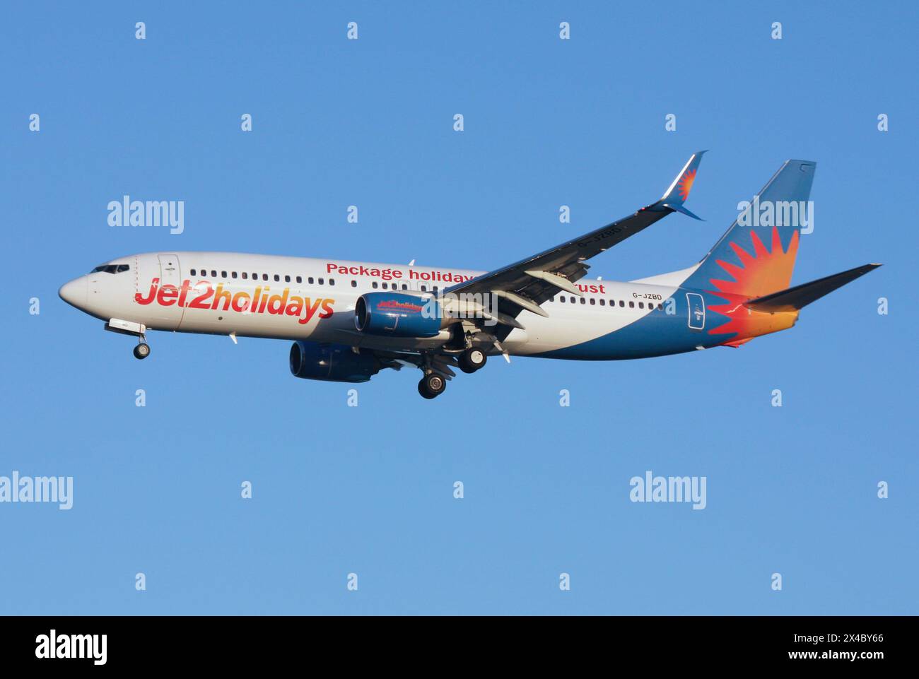 Eine Boeing 737-800 von Jet2 Holidays Ankunft am Flughafen Lanzarote Arrecife Stockfoto