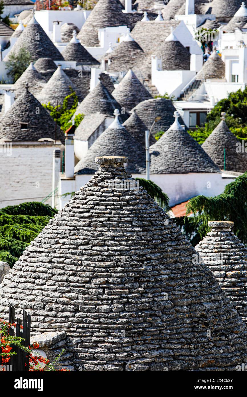 Alberobello, Apulien, Italien. Reihen und Muster von Trulli-kegelförmigen Puglia-Häusern Stockfoto