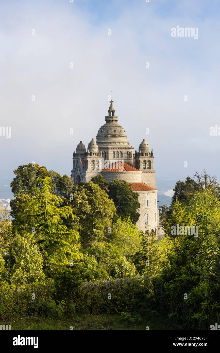 Portugal, Viana do Castelo. Heiligtum des Heiligen Herzens auf dem Monte de Luzia, dem Berg Saint Lucy. Stockfoto