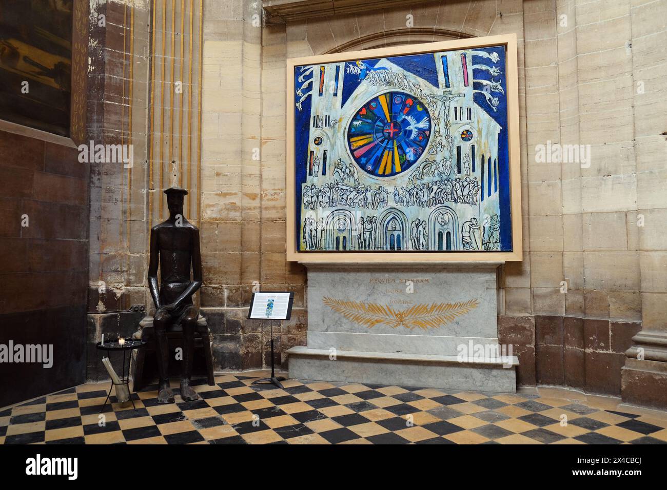 Kirche Saint-Merri, in der Nähe des Centre Pompidou, im Viertel Saint-Merri von Paris, Frankreich. Maxim Kantor Kunstwerk - „Merry Cathedral“. Stockfoto