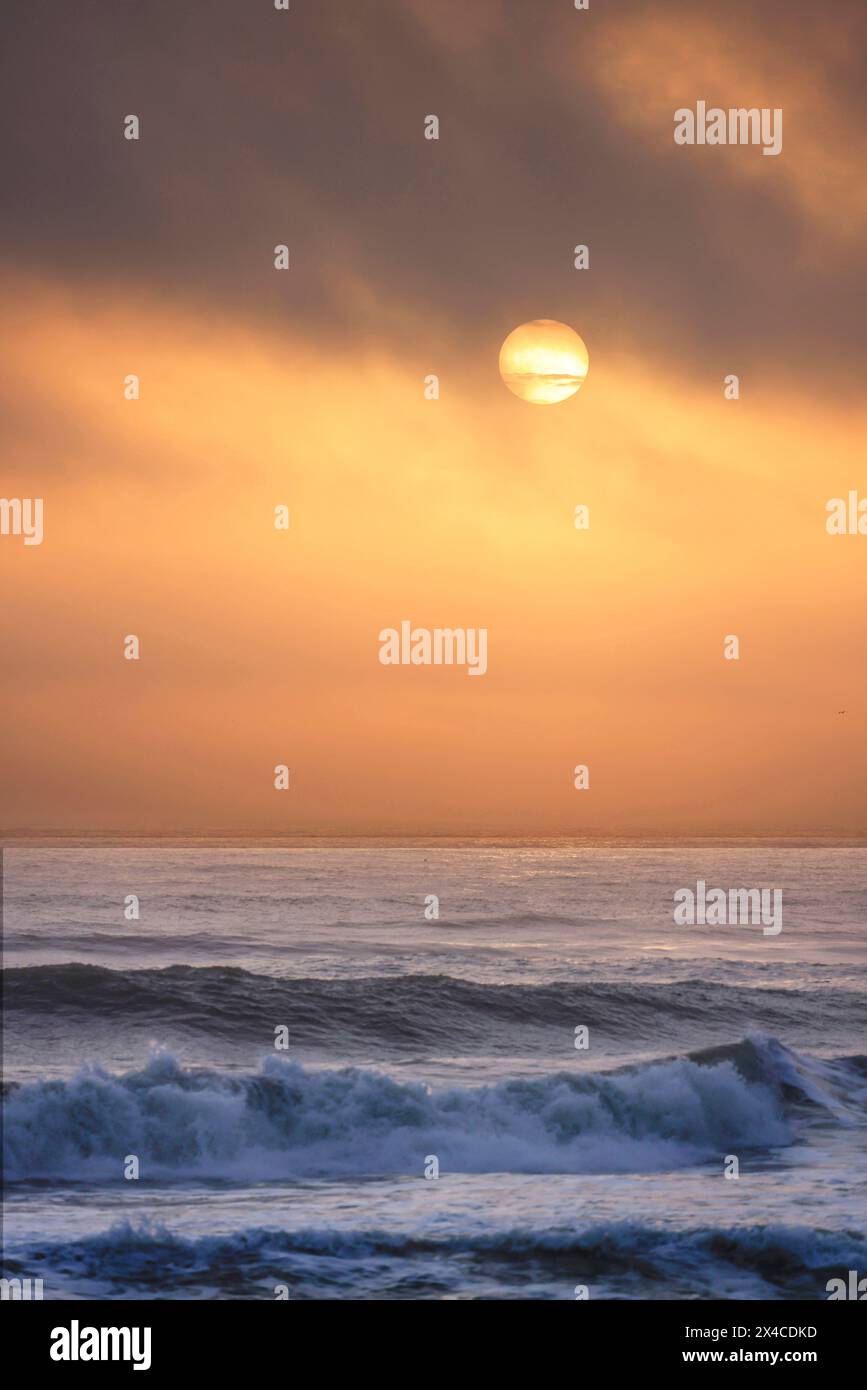 Am frühen Morgen Nebel bei Sonnenaufgang, New Smyrna Beach, Florida Stockfoto