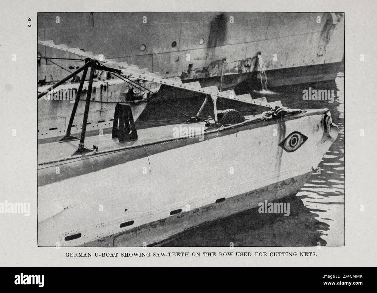 Deutsches U-Boot mit Sägezähnen auf dem Bug, das zum Schneiden von Netzen von " deutschen U-Boot-Aktivitäten an der Atlantikküste der Vereinigten Staaten und Kanadas " von den Vereinigten Staaten" verwendet wird. Office of Naval Records and Library, Veröffentlichungsdatum 1920 Stockfoto
